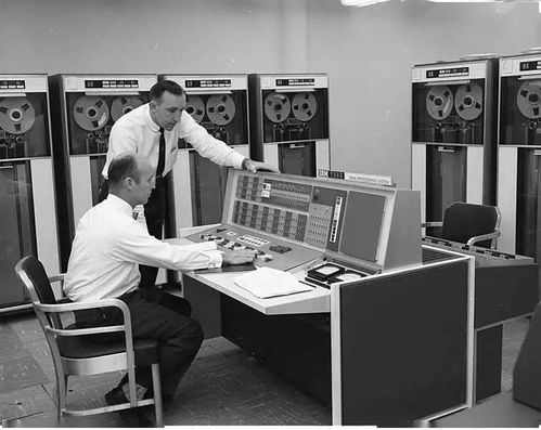 計算機軟件開發(fā)簡史 從機器指令到智能編程